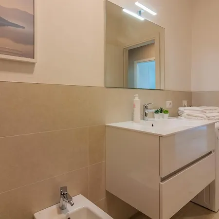 Guesthost - Lezzeno Beautiful View 1&2 * Lezzeno