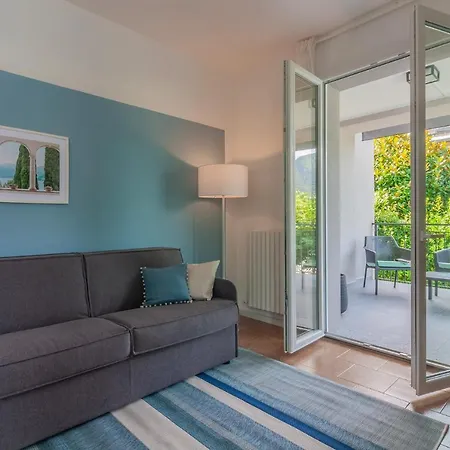 Apartman Guesthost - Lezzeno Beautiful View 1&2 *