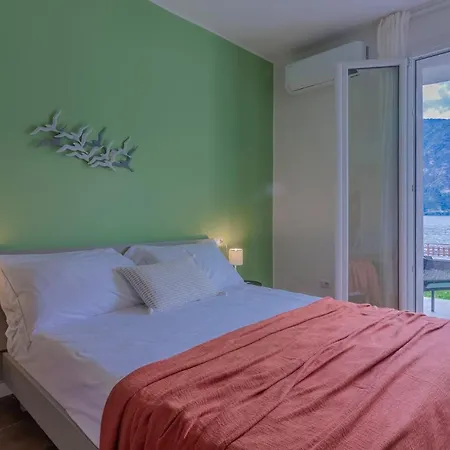 Guesthost - Lezzeno Beautiful View 1&2 Apartman