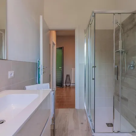 Guesthost - Lezzeno Beautiful View 1&2 Apartman