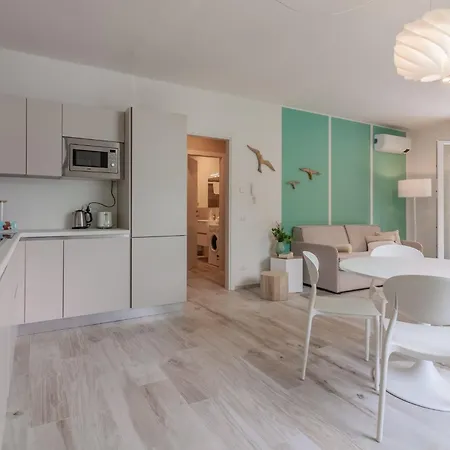 Guesthost - Beautiful View 1&2 דירה *