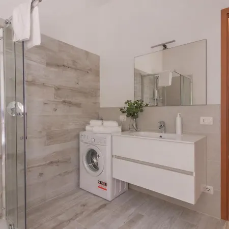 Guesthost - Beautiful View 1&2 *