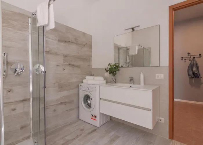 Guesthost - Beautiful View 1&2 *