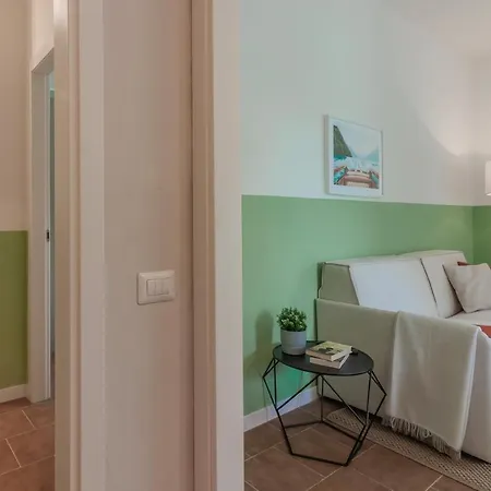 Guesthost - Lezzeno Beautiful View 1&2